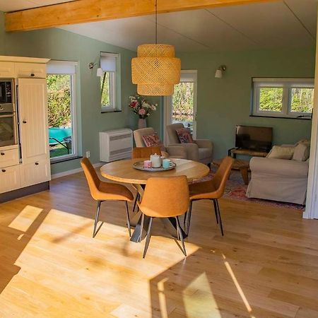 Farmhouse Lodge Giethoorn Bagian luar foto