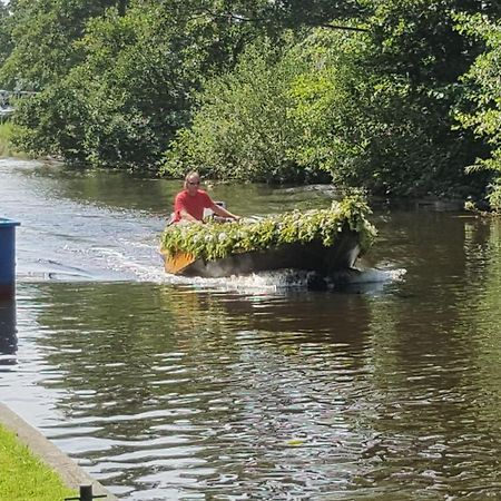 Farmhouse Lodge Giethoorn Bagian luar foto