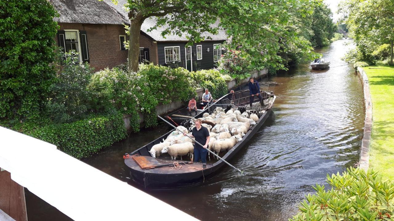 Farmhouse Lodge Giethoorn Bagian luar foto
