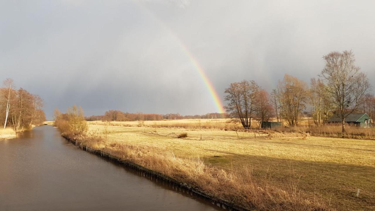 Farmhouse Lodge Giethoorn Bagian luar foto