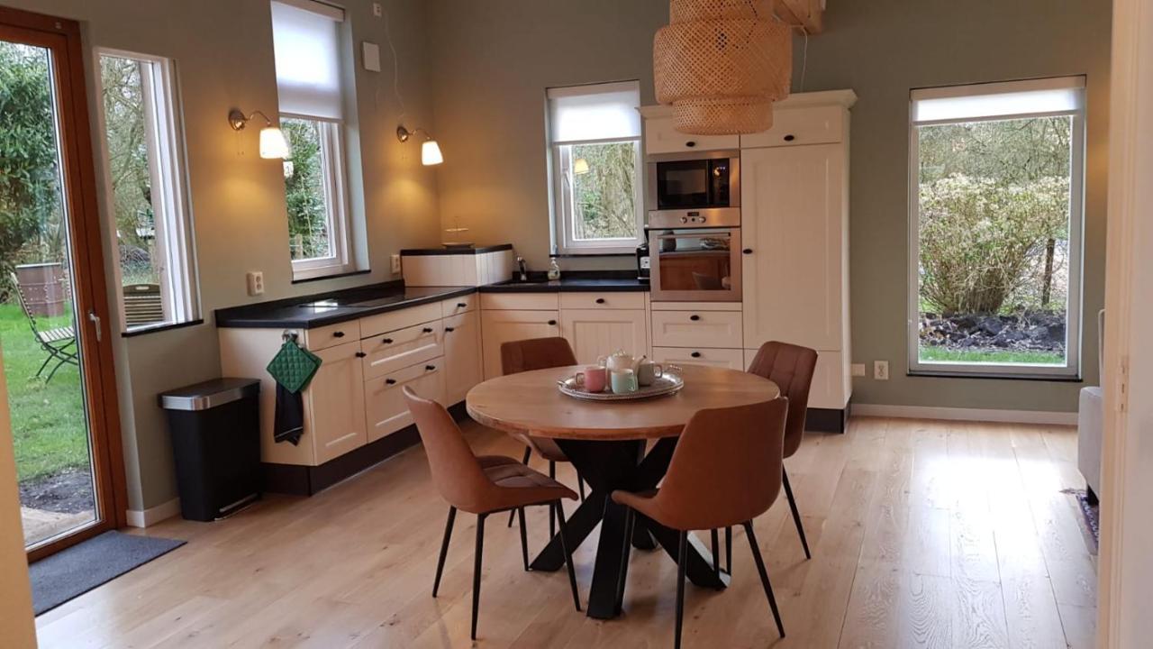 Farmhouse Lodge Giethoorn Bagian luar foto