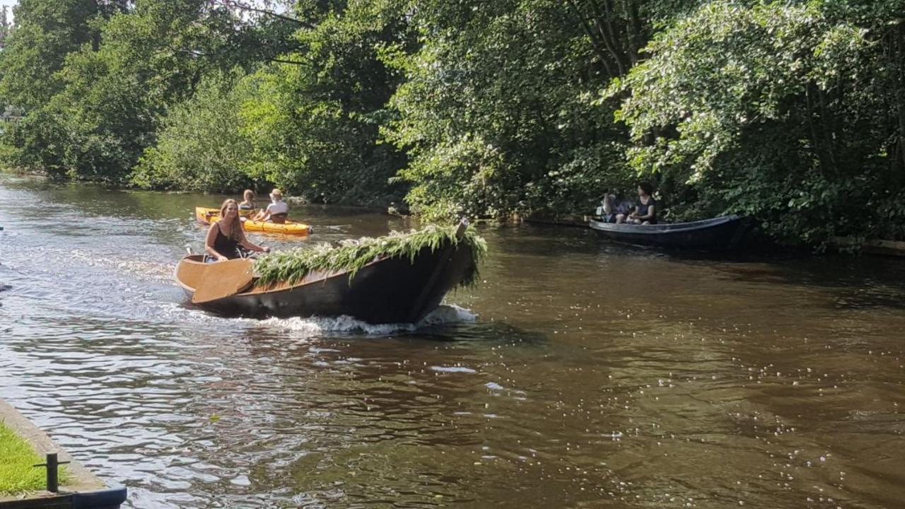 Farmhouse Lodge Giethoorn Bagian luar foto